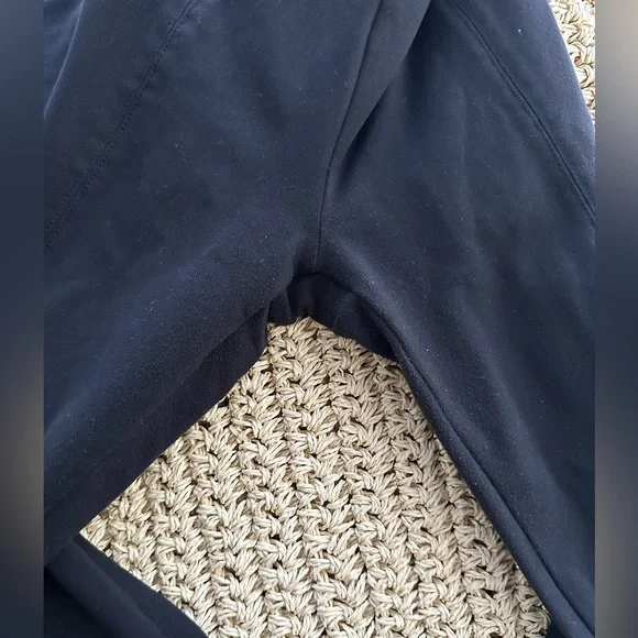 Black High-Waist Flutter Leggings - Picture 5 of 5